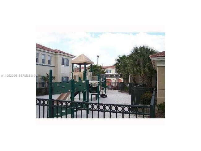 Building Photo - 2541 Centergate Dr