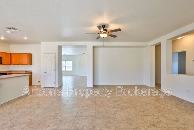 Building Photo - 2736 W Mineral Butte Dr