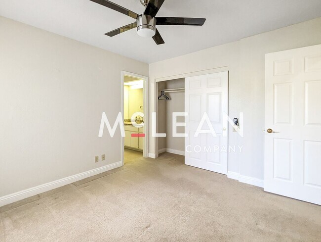 Building Photo - Four Bedroom Oasis - With Solar!