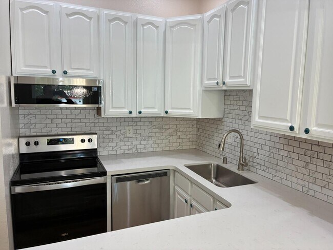 Building Photo - 3550 Carter Dr