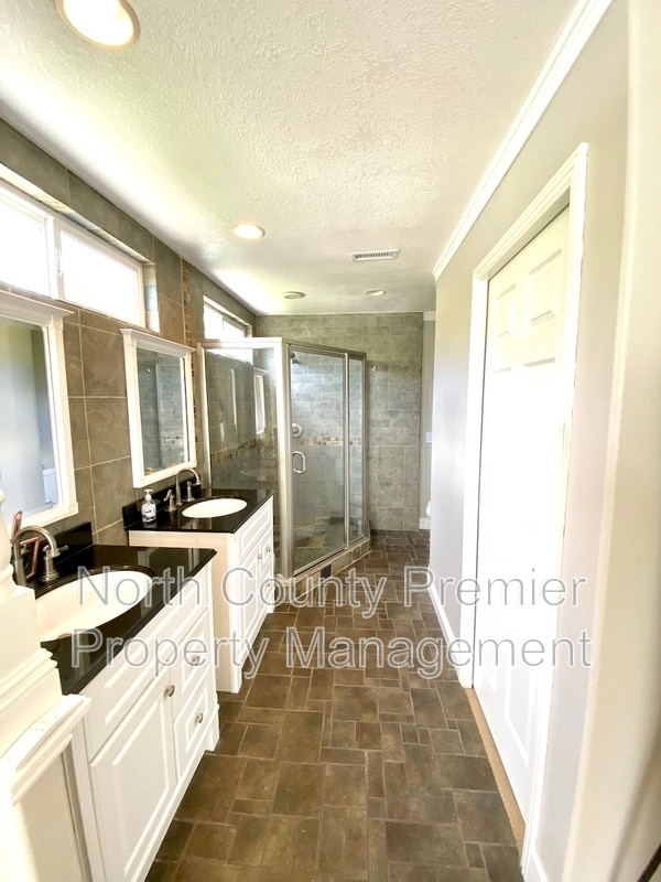 Building Photo - 2767 Southampton Rd