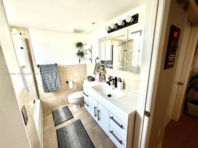 Building Photo - 498 SW 2nd St