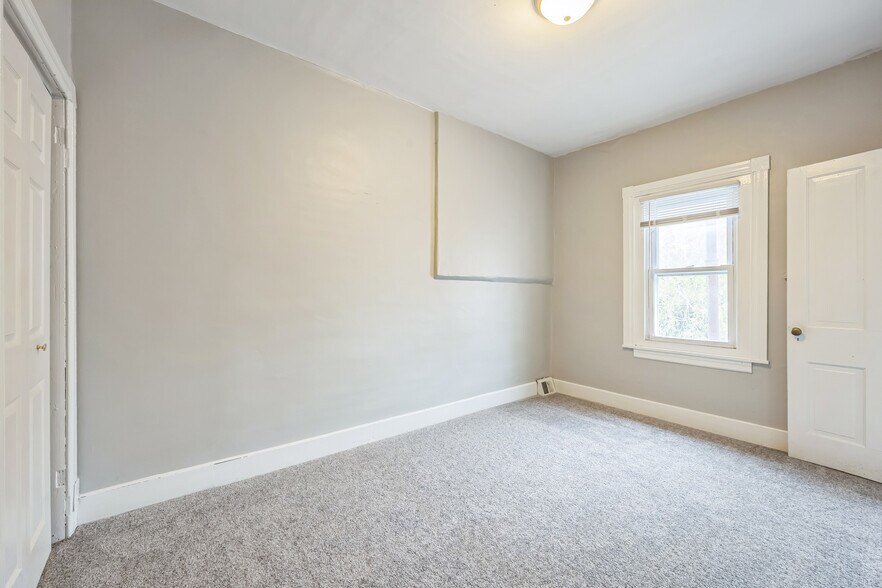 Building Photo - 3943 Terrace St