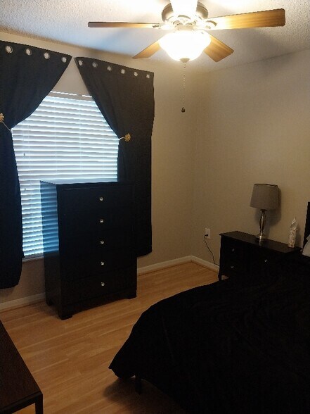 Building Photo - 2 Strawflower Ct