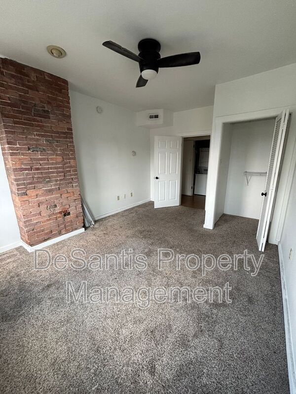 Building Photo - 3037 Pulawski Wy