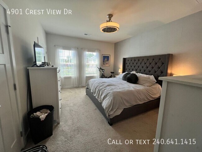 Building Photo - 4901 Crest View Dr