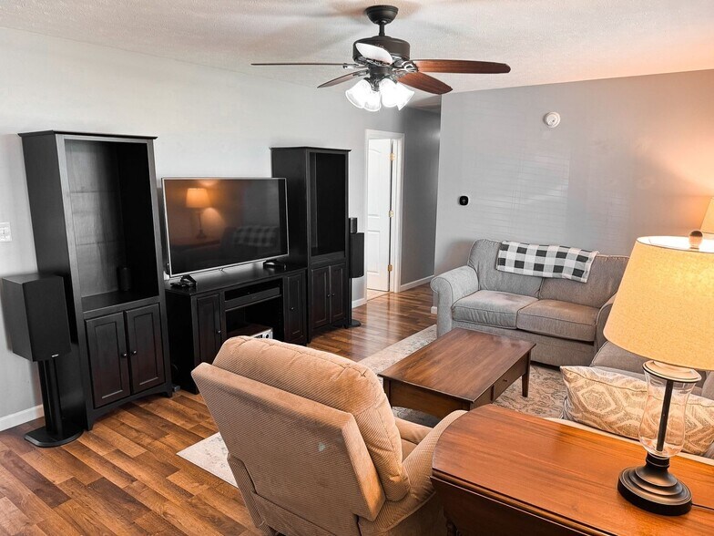 Building Photo - 3641 Fisher Rd