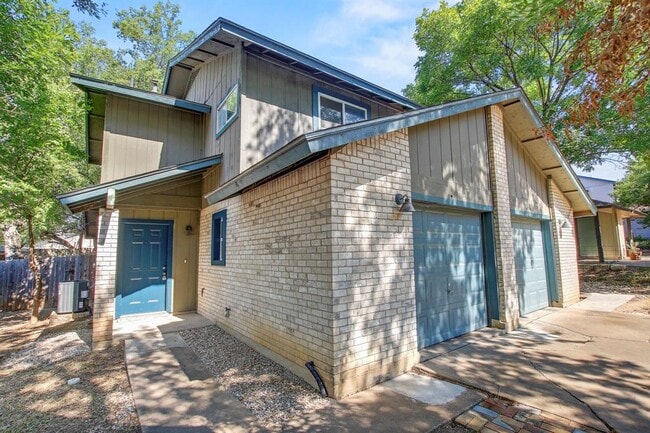 Building Photo - 2414 Burleson Ct