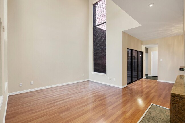 Building Photo - 7447 Cambridge St