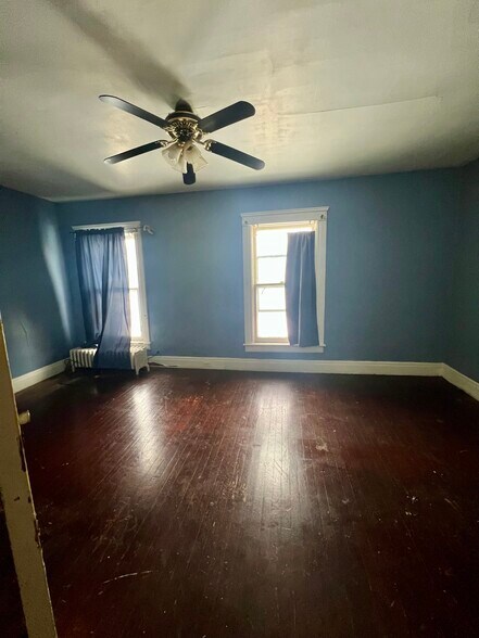 Building Photo - 163 Market St