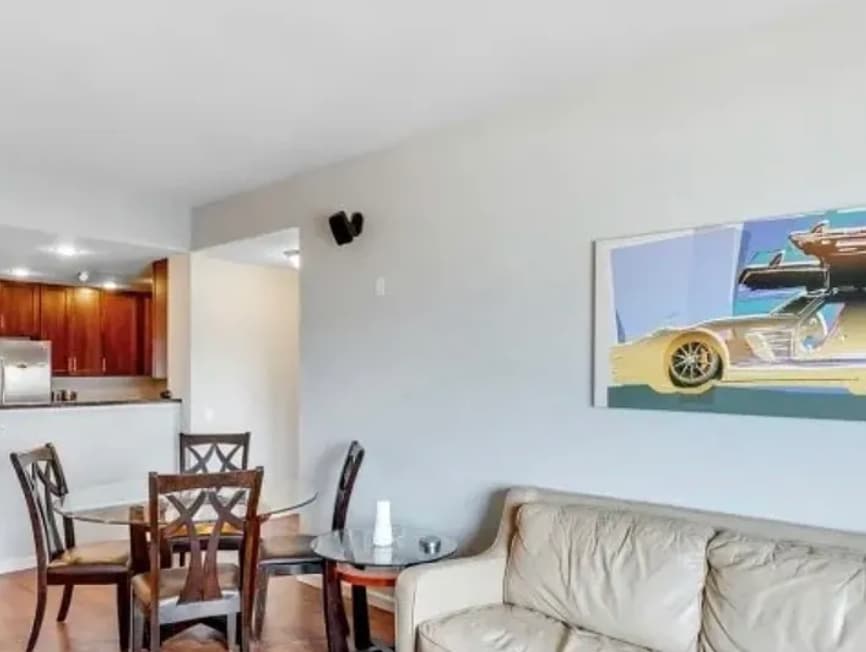 Building Photo - 1 Carriage City Plz