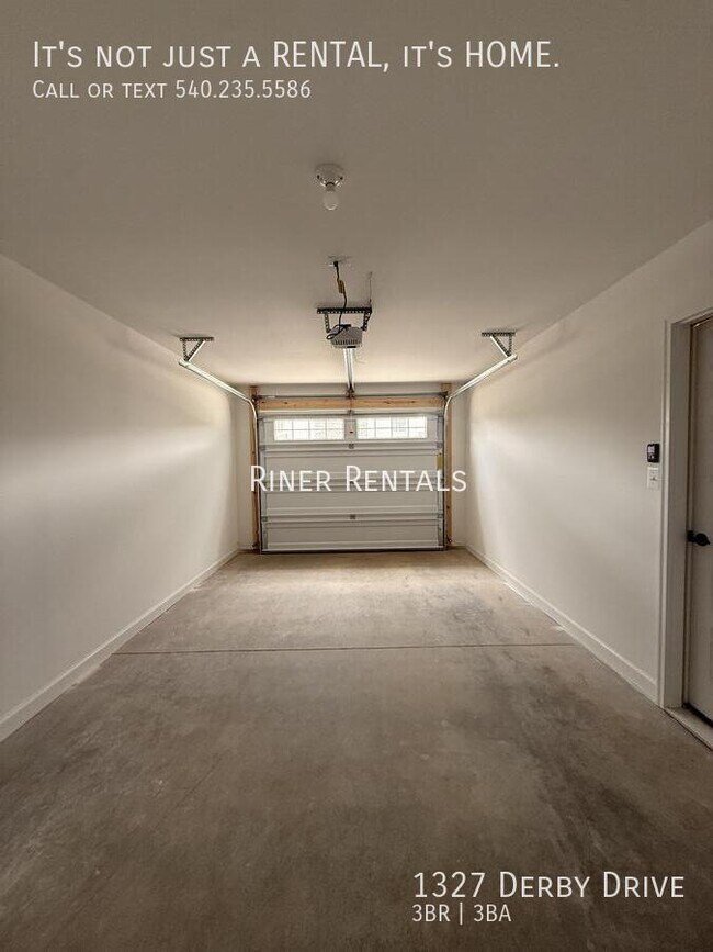 Building Photo - 1327 Derby Dr