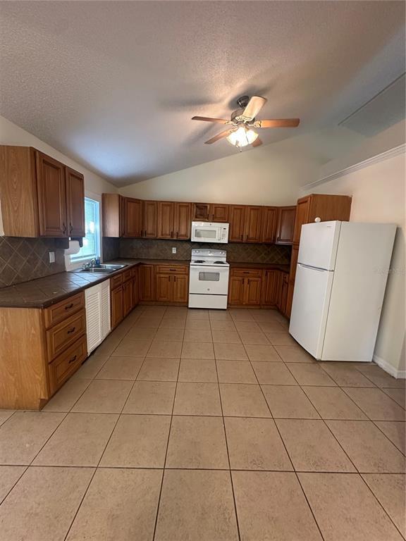 Building Photo - 7405 Willow Wisp Dr E
