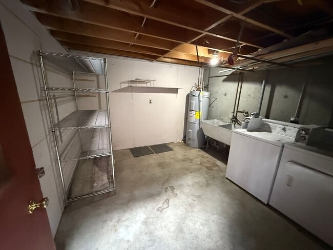 Building Photo - 376-25 (1605 &amp; 1607)