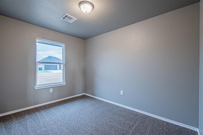 Building Photo - 1626 Highland Loop