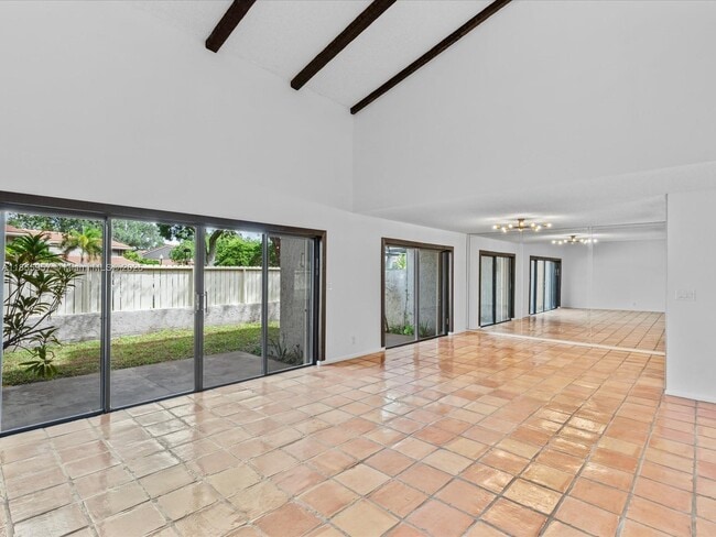 Building Photo - 203 Bonnie Brae Way