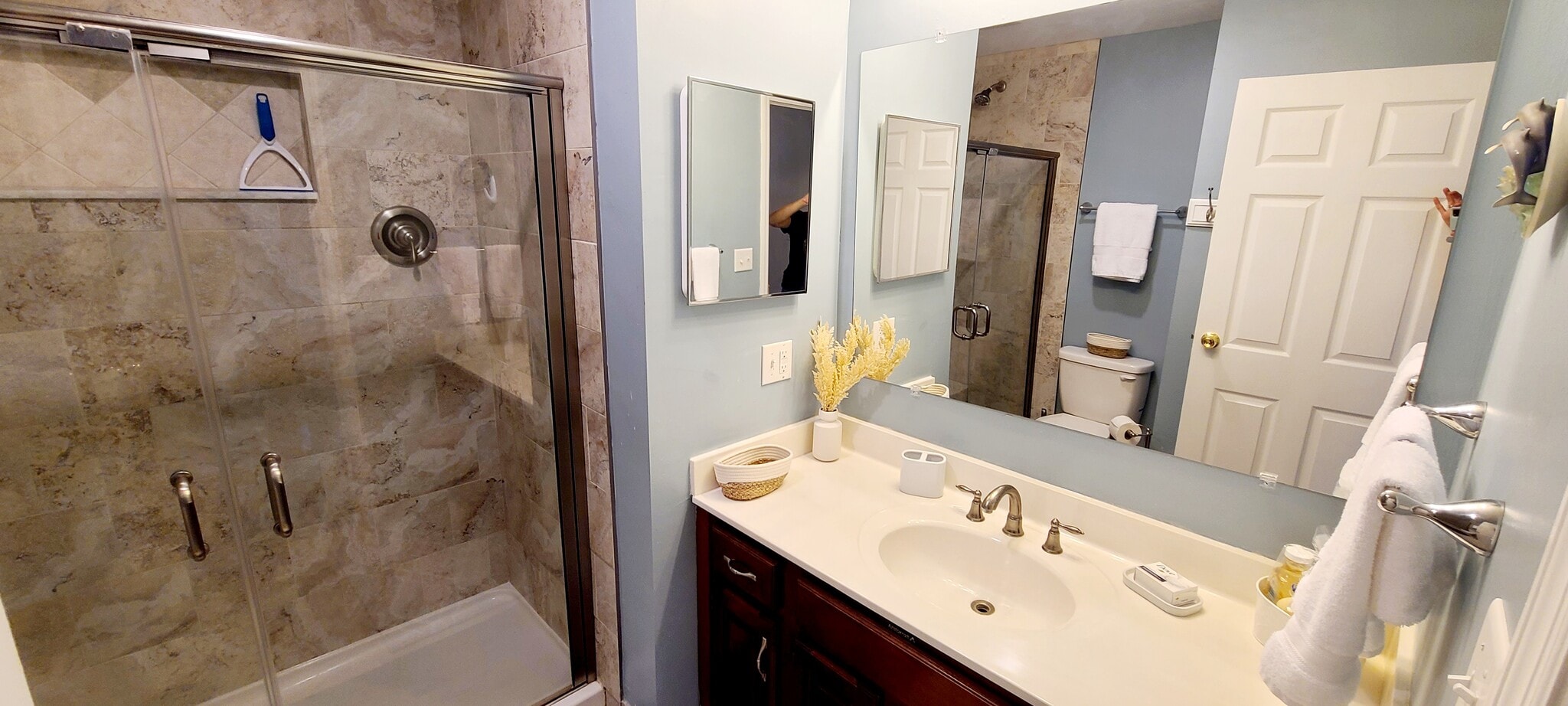 Building Photo - 496 Lawnview Dr