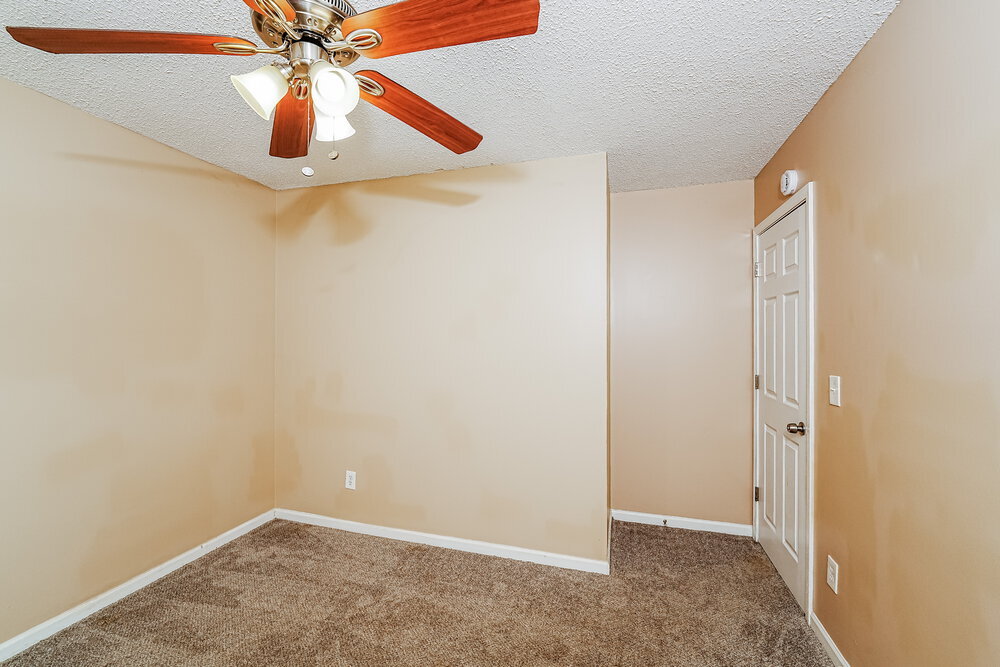 Building Photo - 5837 Janet Dr