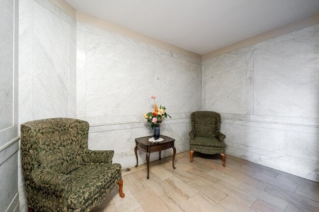 Building Photo - 6601 Broadway