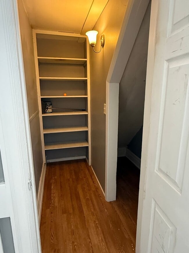 Building Photo - Spencer