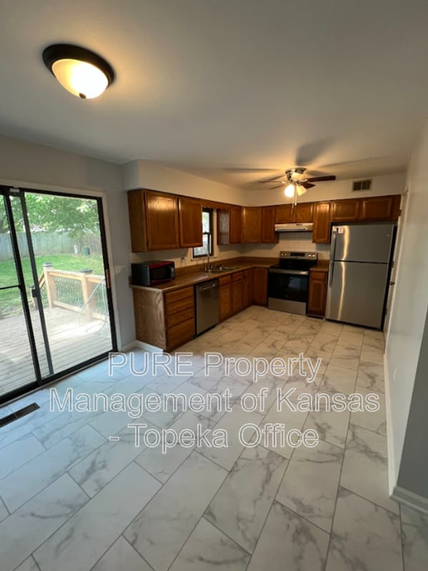 Building Photo - 2013 NW 84th Terrace