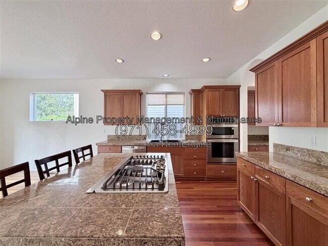 Building Photo - 4143 NW Meisner Dr