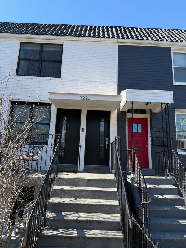 Building Photo - 1221 Oates St NE