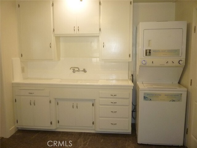 Building Photo - 712 Sartori Ave