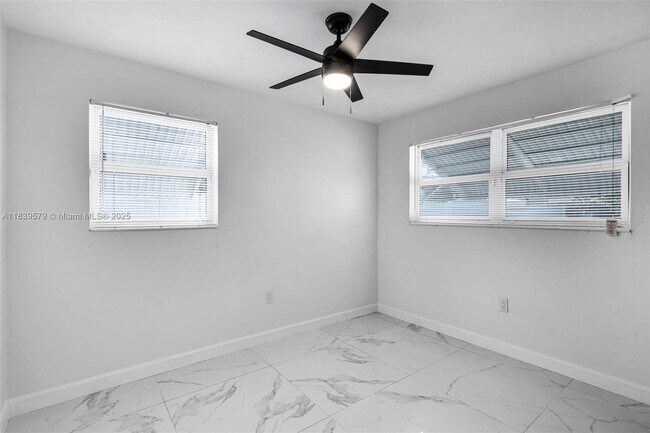 Building Photo - 8440 NW 11th Ct