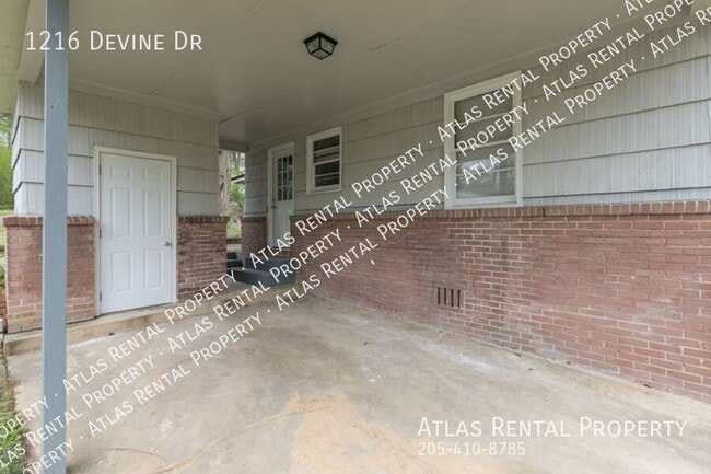 Building Photo - 1216 Devine Dr