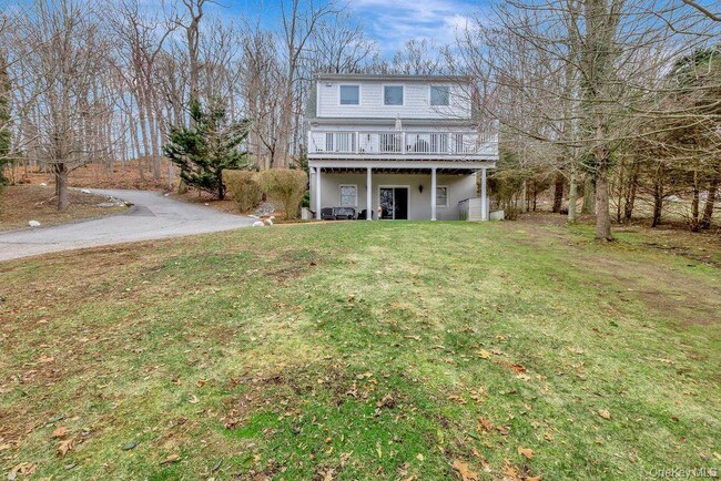 Building Photo - 442 River Rd