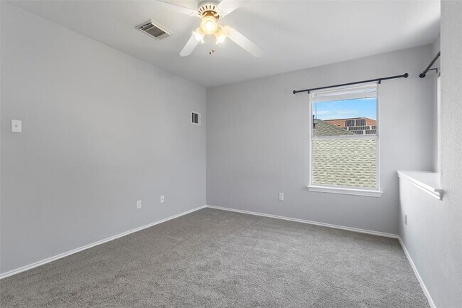 Building Photo - 13400 Bolivia Dr