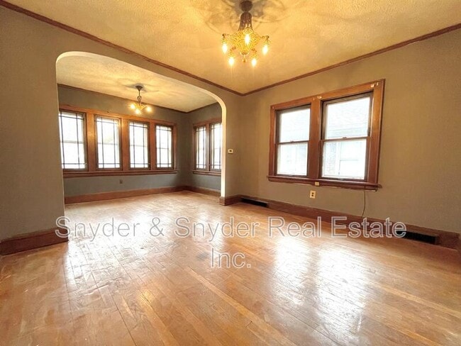 Building Photo - 689 Schiller Ave