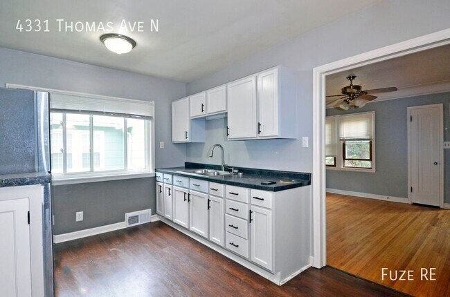 Building Photo - 4331 N Thomas Ave