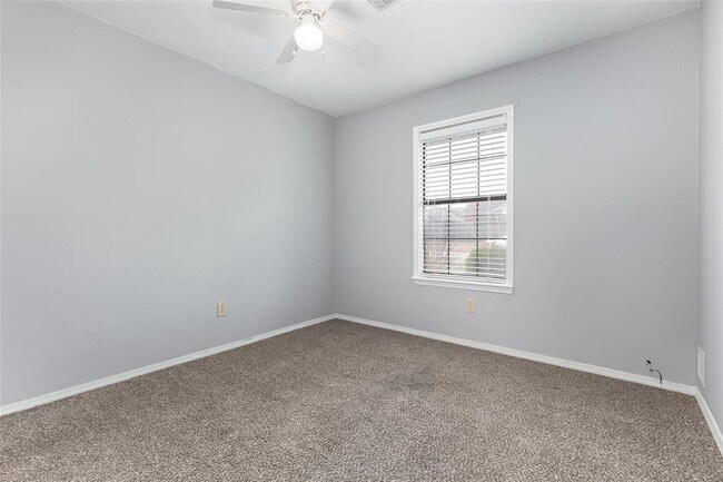 Building Photo - 10304 Southridge Terrace