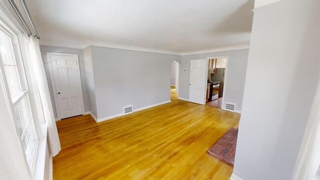 Building Photo - 601 W Hoover Ave