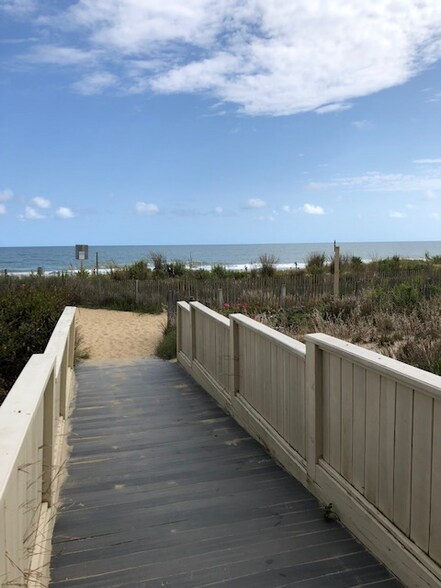 Building Photo - 11400 Coastal Hwy