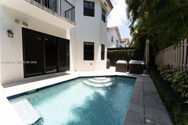 Building Photo - 10560 NW 69th Terrace