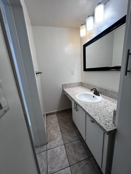 Building Photo - 4014 Emerald St