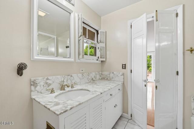 Building Photo - 568 Los Arboles Ln