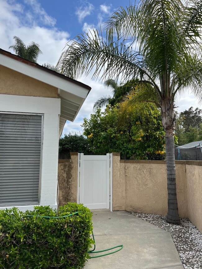 Building Photo - RECENTLY REFURBISHED  SINGLE STORY HOUSE W...