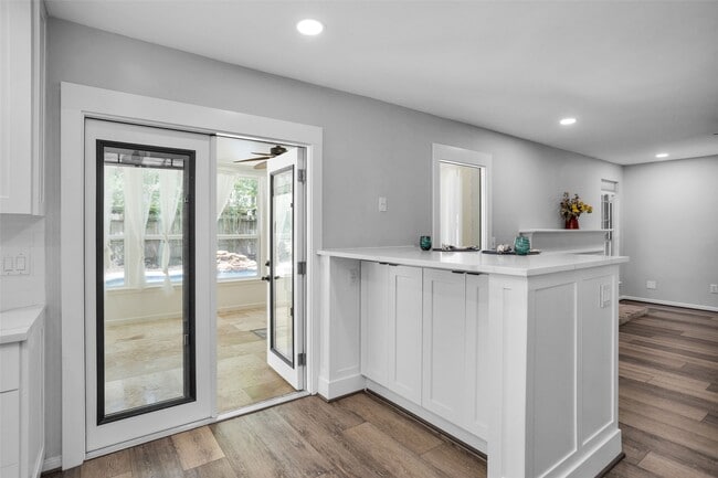 Building Photo - 106 N Rushwing Cir