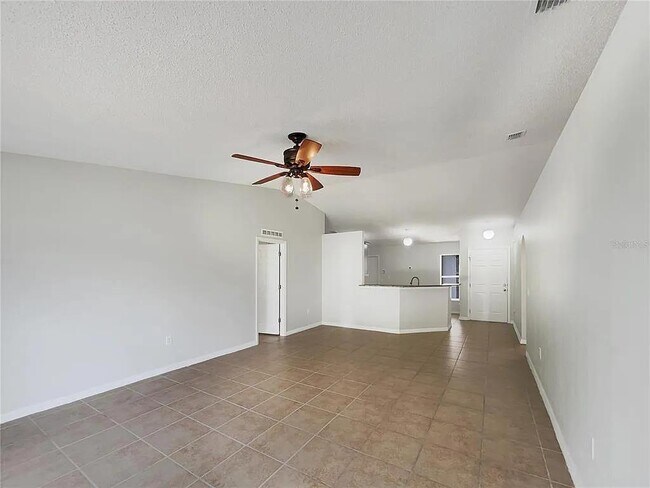 Building Photo - 1725 Sunset Ridge Dr