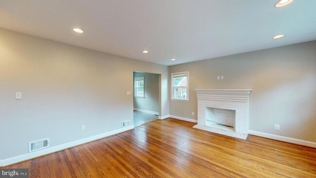 Building Photo - 3507 27th Ave