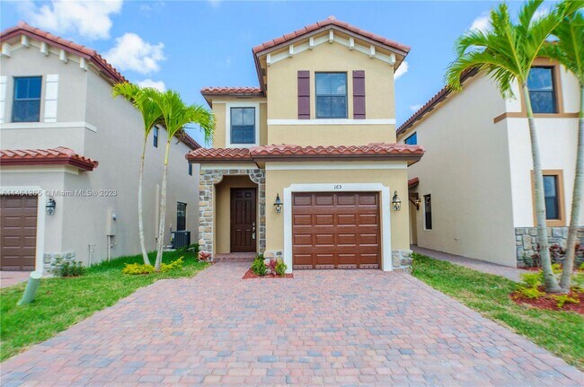 Primary Photo - 165 NE 37th Pl