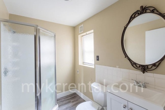 Building Photo - 8414 W 98th St