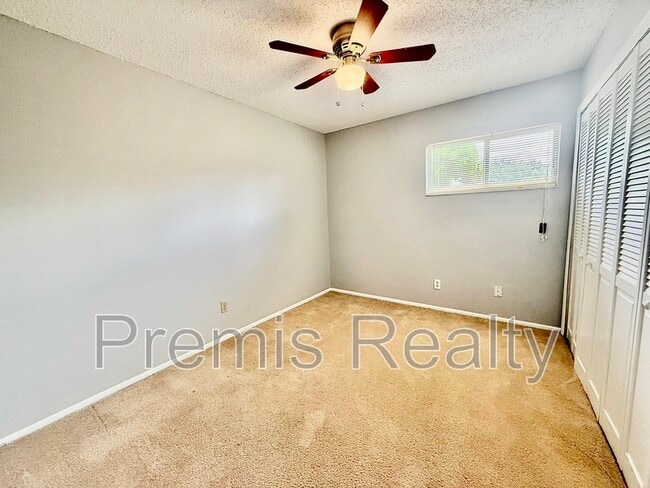 Building Photo - 3003 Bough Ave