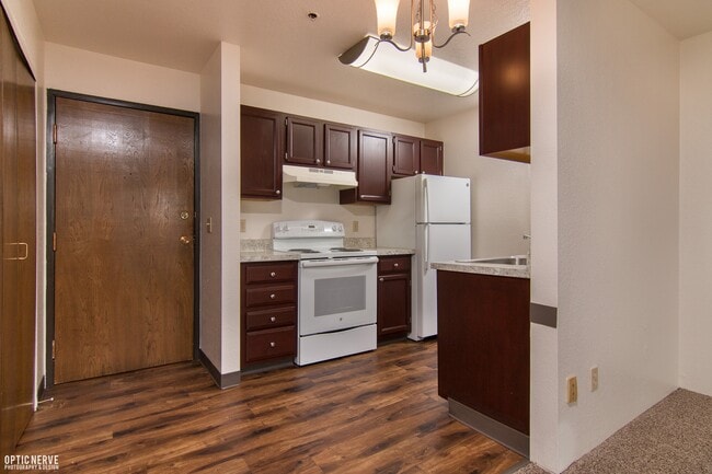 Building Photo - The Outlook Apartments
