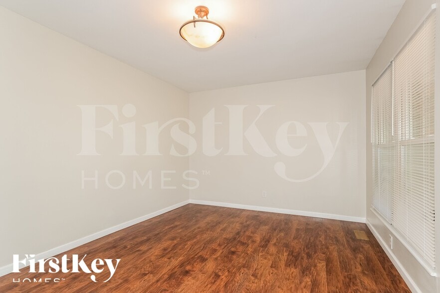 Building Photo - 706 Boca Chica Dr