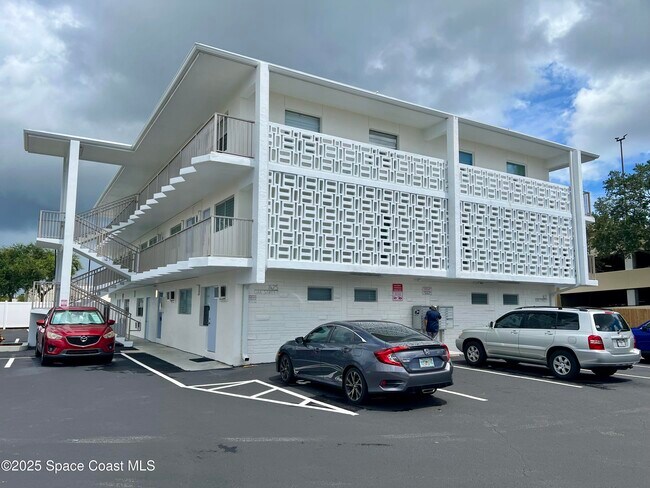 Building Photo - 1431 Oak St